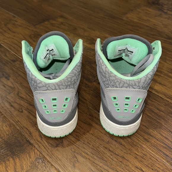 Jordan sneakers - Picture 4 of 7